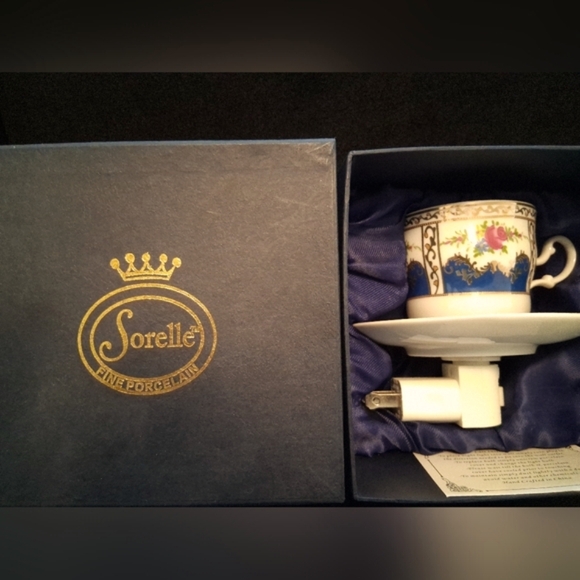 Night Light - Sorelle Porcelain Floral Tea Cup - Picture 7 of 8